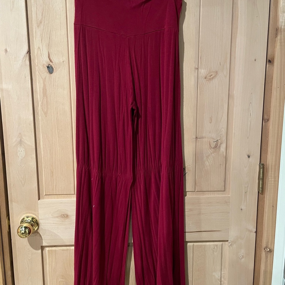 093 Elegant Red Women's Johnny Pants size XL